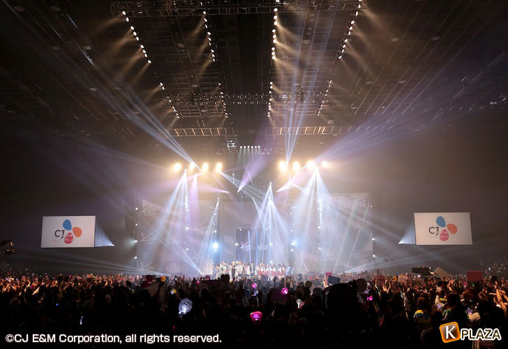 KCON-2015-Japan×M-COUNTDOWN_全景-(1)