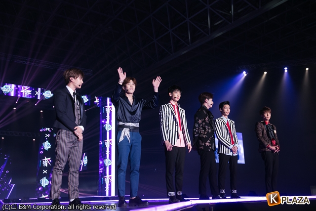 KCON 2016 Japan_BOYFRIEND (8)-058