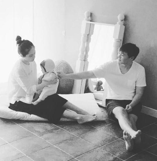 ヨン・ジョンフン、「MBC芸能大賞」で妻ハン・ガインの第2子妊娠を発表！「来年、新しい家族を迎えることに…」 | K-PLAZA