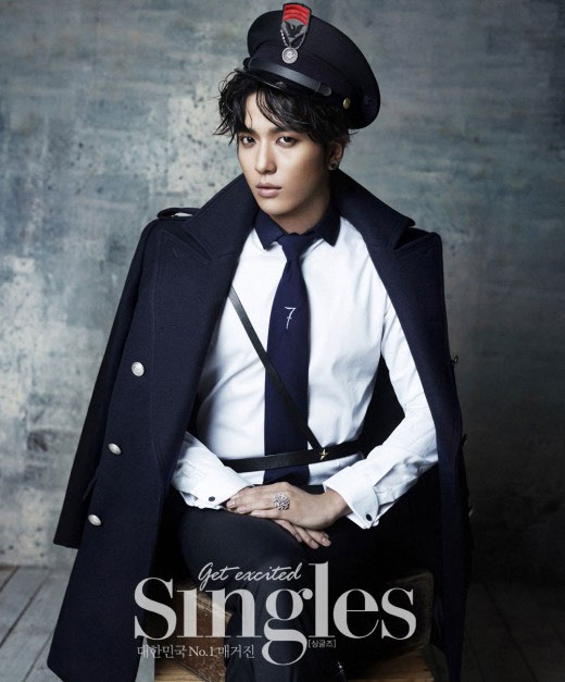 韓国雑誌「Singles」12月号CNBLUEチョン・ヨンファのグラビア写真