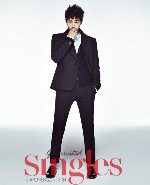 ソン・ジュンギ韓国雑誌「Singles」12月号グラビア写真3