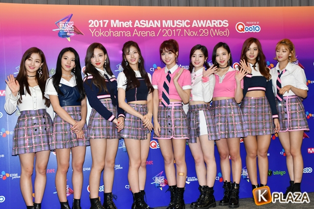 取材レポ】TWICE「愛してくださったファンに感謝」2017 MAMAで