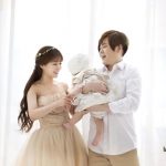 ムン・ヒジュン＆CRAYON POP出身ソユル夫婦、愛娘の1歳誕生の記念写真を初公開！