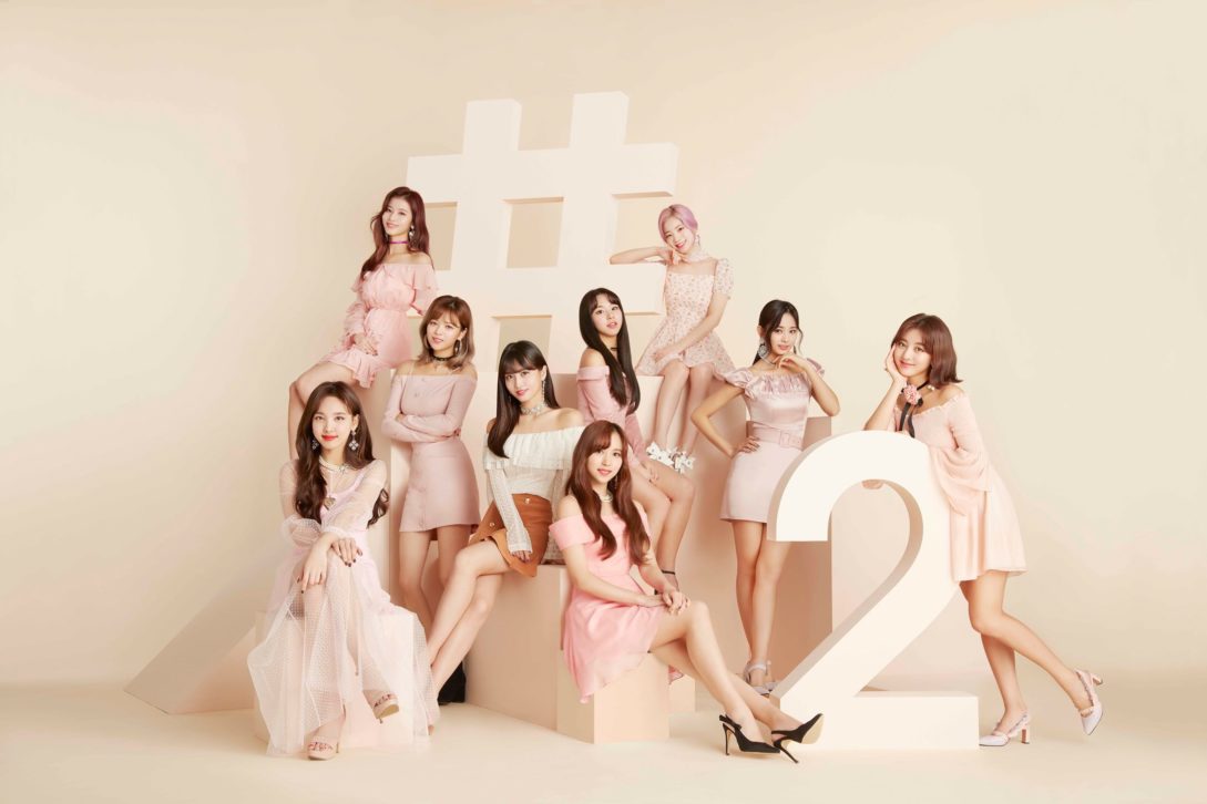 Twice 5月開催の Rakuten Girlsaward 19 Spring Summer にてスペシャルライブを披露 K Plaza