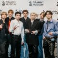 &TEAM、初のアメリカ活動が大成功！ グラミー・ミュージアム®から「KCON LA」まで、 現地活動の模様を収めた初公開カットを解禁  米ビルボードも「パフォーマンスモンスター」と大絶賛【オフィシャルレポ】
