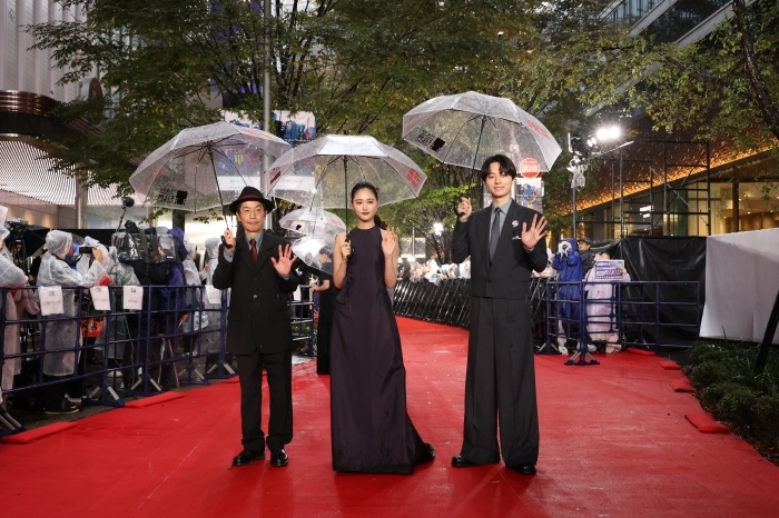 「第39回東京国際映画祭」ついに開幕! 中島健人、岡田准一、松坂桃李、知英ほか、レッドカーペットに総勢262人の豪華ゲストが登場【オフィシャルレポ】 | K-PLAZA